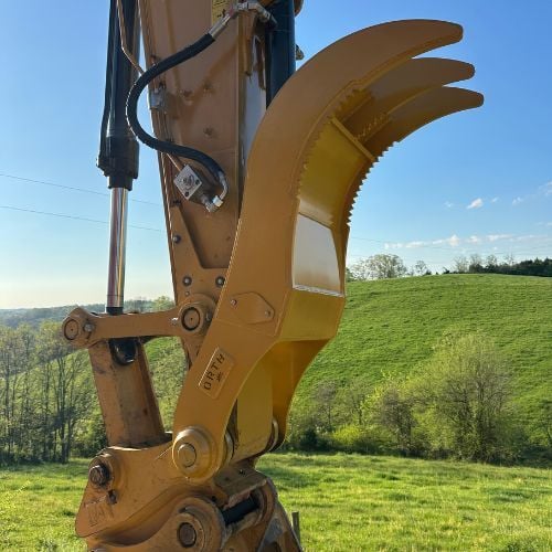 Welding_Equipment and Trucks  - CAT 317 Thumb - Orth Fabrication